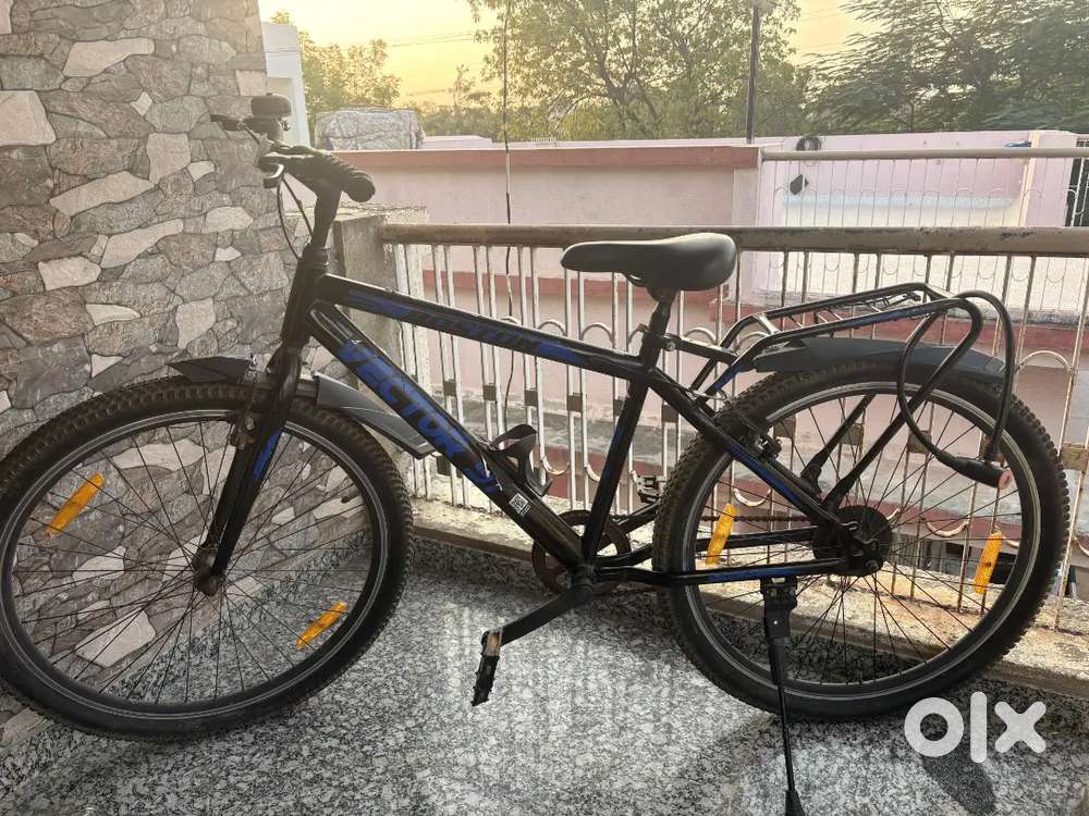 Vector 91 Cycle Boston in 27.5  Wheel Size (Black Blue)