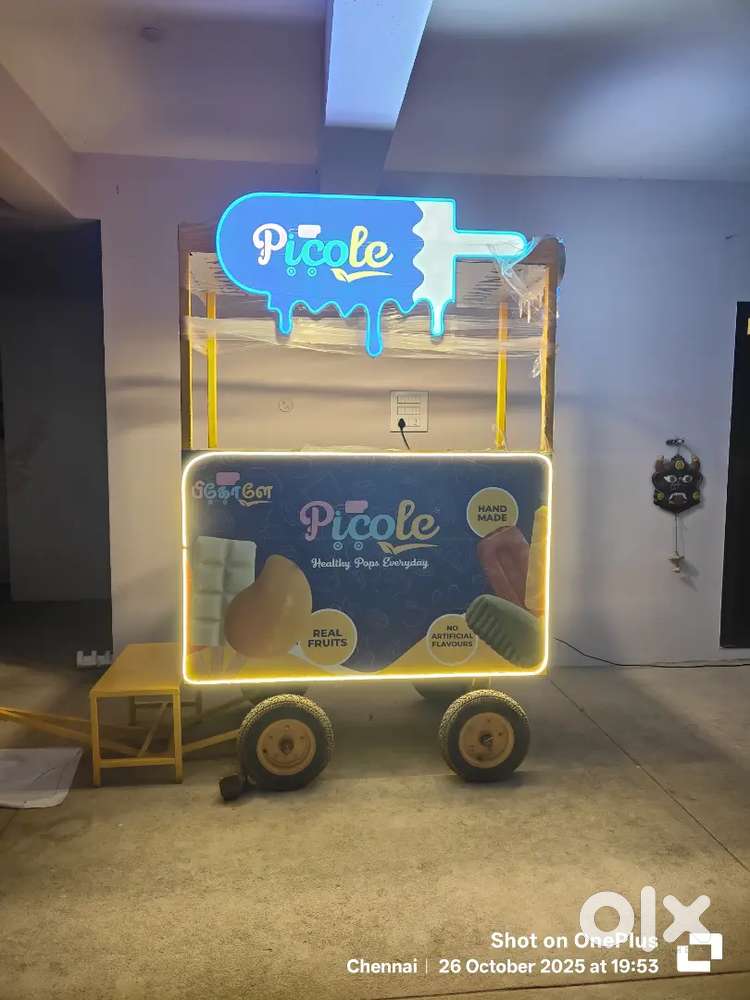 Ice cream kiosk staff