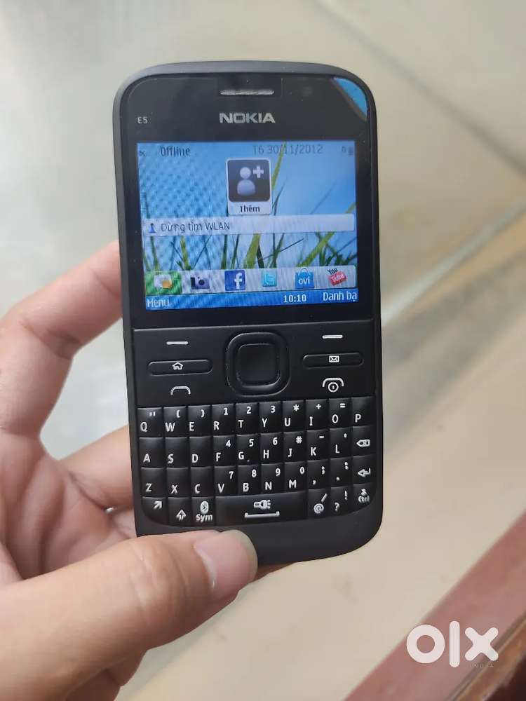 Nokia E5 i want to sell good condition phone all working