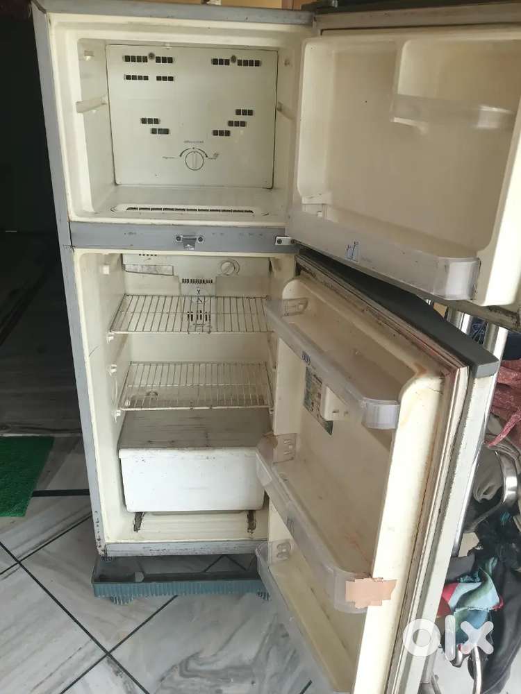 Whirlpool 265 litre refrigerator