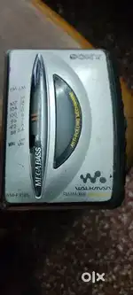 Sony WM FX 195 Walkman Cassette player am-fm Radio,