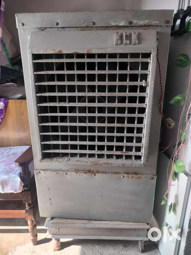 Exhaust cooler
