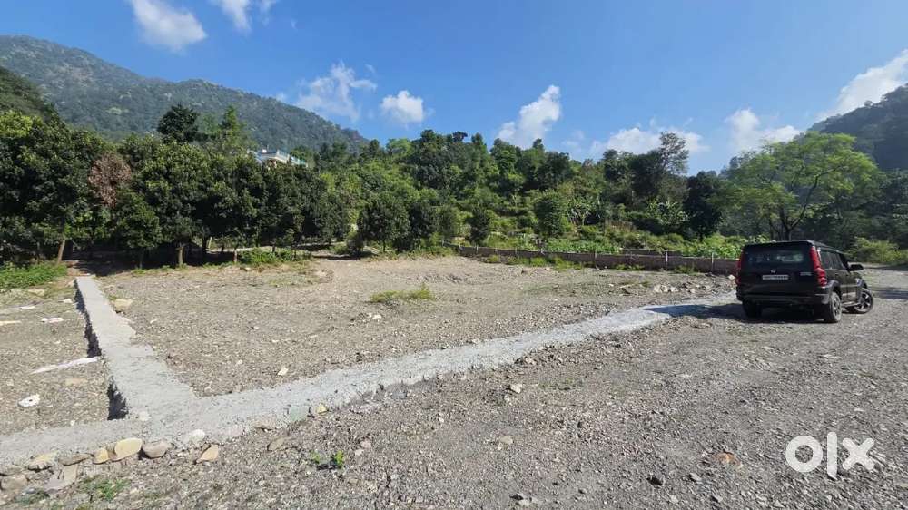 Plots for resort and hotel@25000/ sq yd