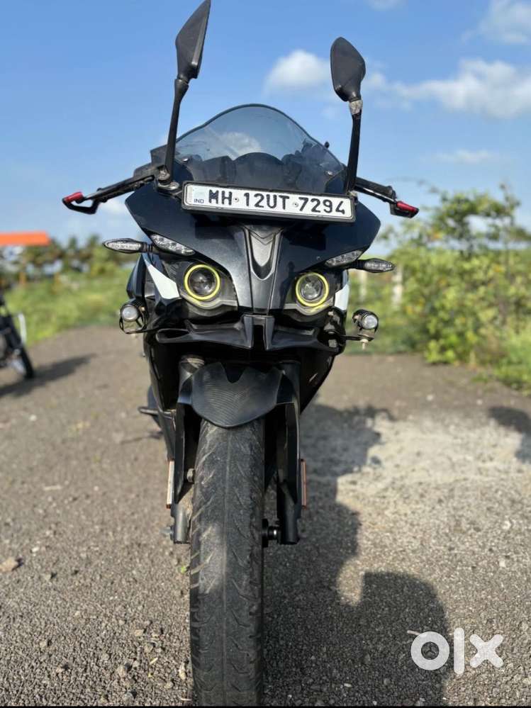 Bajaj Rs200