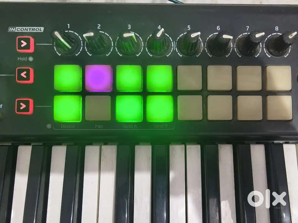 Novation launchkey 49 midi keyboard  piano