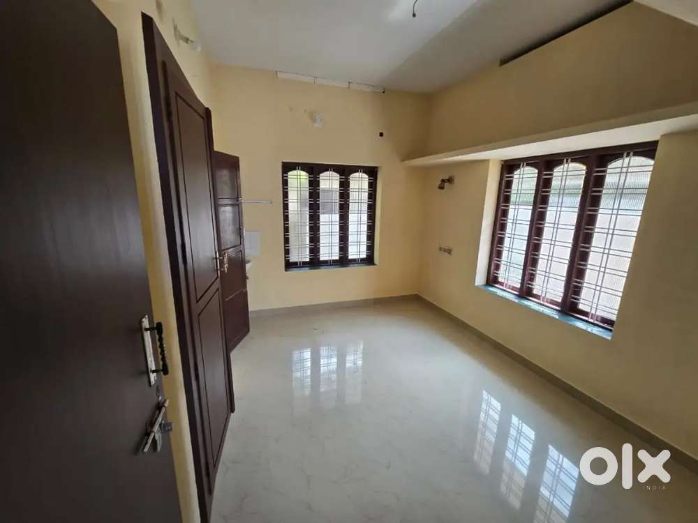 Eroor ( 2 Bhk ) ground floor for rent tripunithura