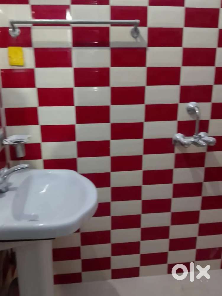 TWO ROOMS HOUSE PORTION IN PRIME LOCATION