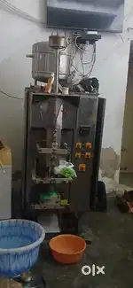 Pouch machine