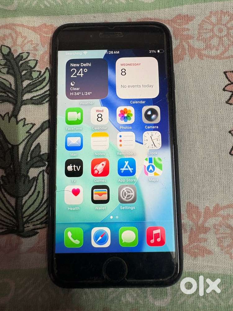 iPhone SE 2020 (64 GB) – Excellent Condition  With Bill & Box