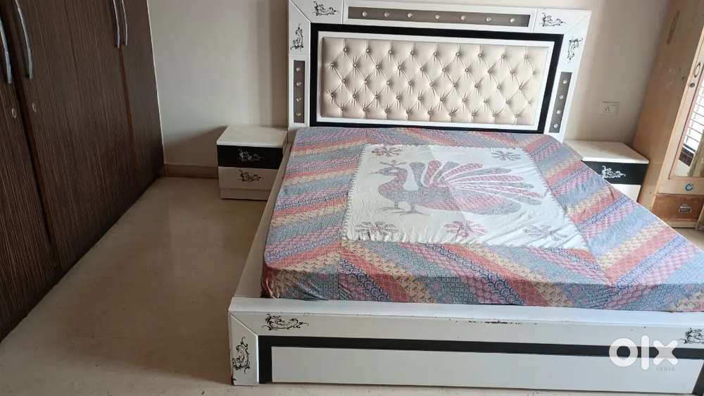 King size bed with mattress