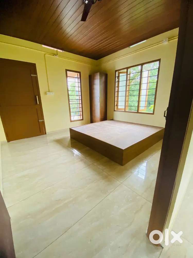 2 BHK HOUSE 1ST FLOOR