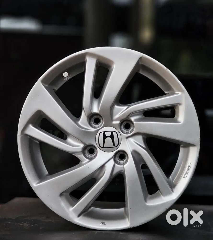 15 Inch 4 Hole 100 Pcd Honda Genuine Alloys For Sale