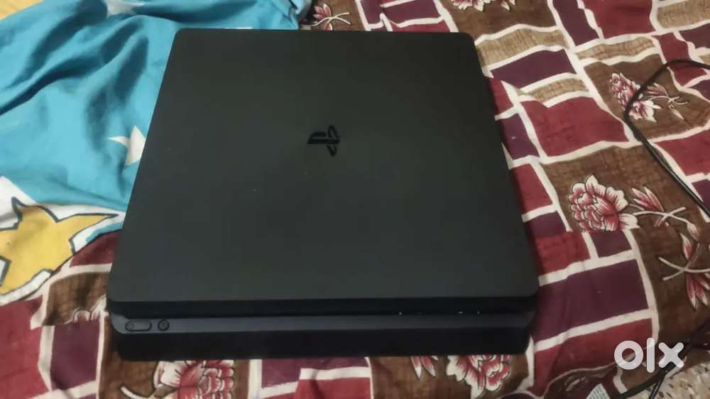 Playstation 4 slim edition