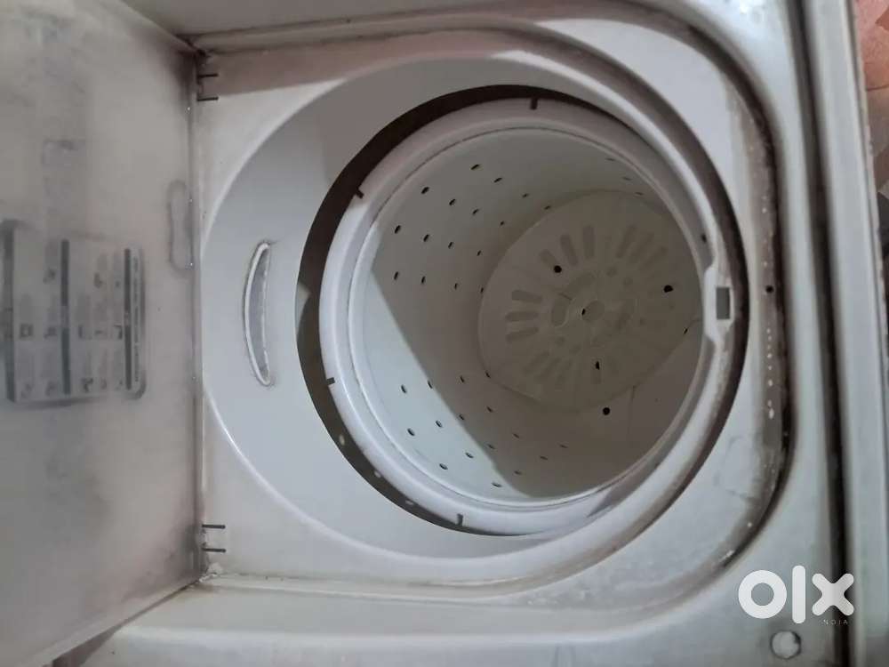 GODREJ SEMI AUTOMATIC WASHING MACHINE