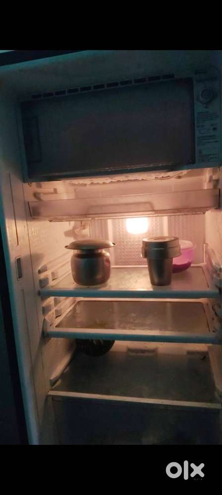 A good condition single door Samsung fridge