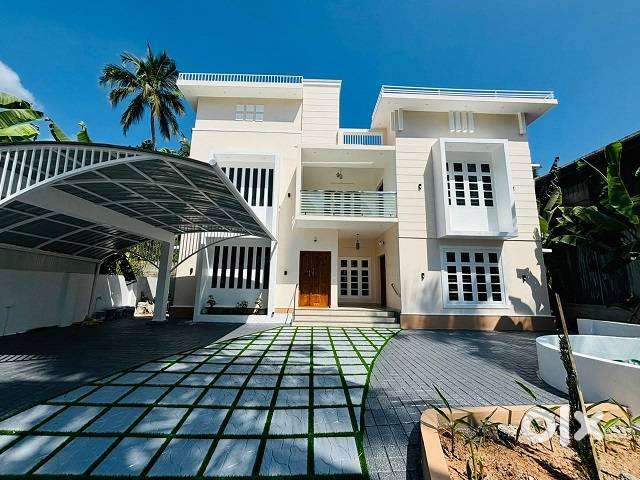Kuttanellur 6BHK,2600 Sqft,10cent New Villa  Thrissur