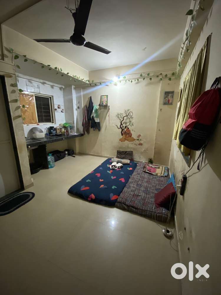 1 Male room mate required