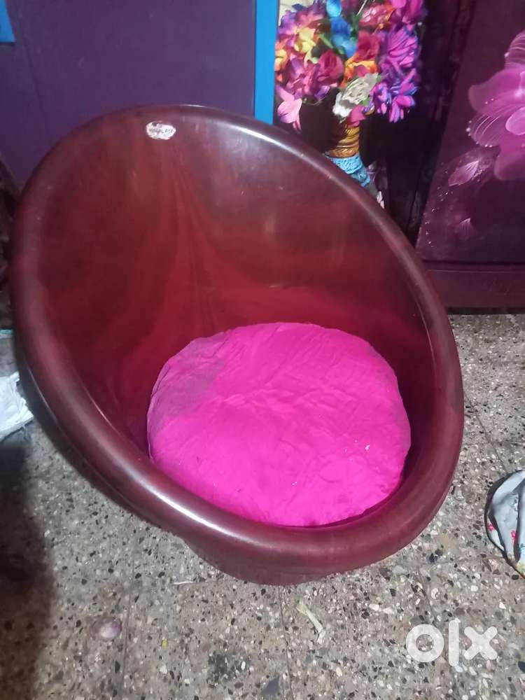 2 tub chair in new condition both 800 fixed price