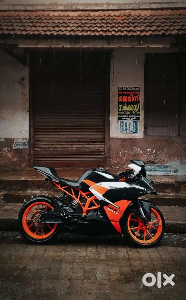 RC 200 2018 last model no major accident history brand new front tyre