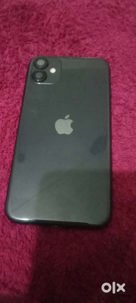 I phone 11 mint condition not riper open ak dam all working