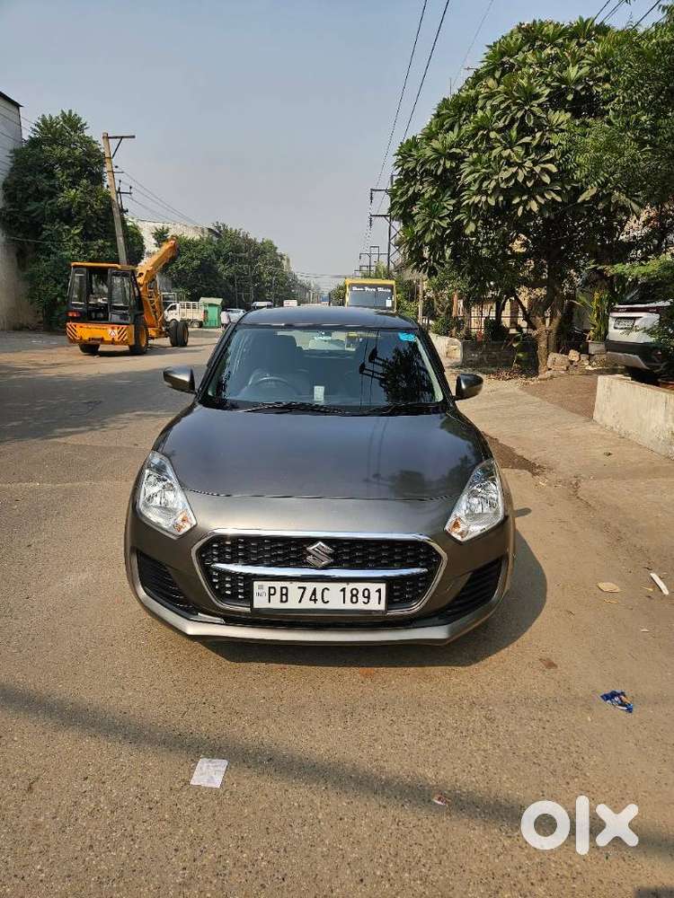 Maruti Suzuki Swift VXi + Manual, 2021, Petrol