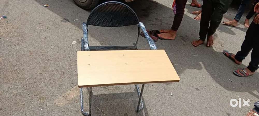 School pad chair