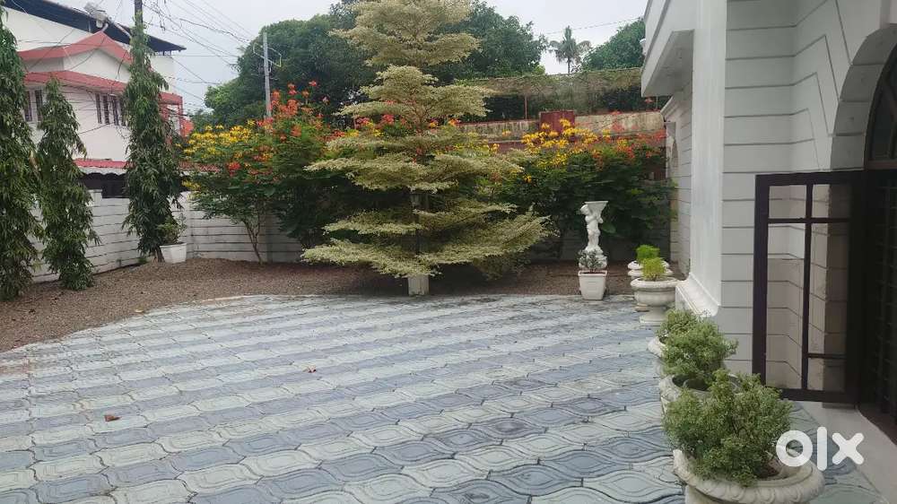 7.5 cents plot Palarivattom Soth jenatha road