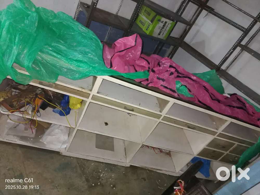 Shop counter new condition 7 feet Lamba 1.5 feet chaudai  full heavy