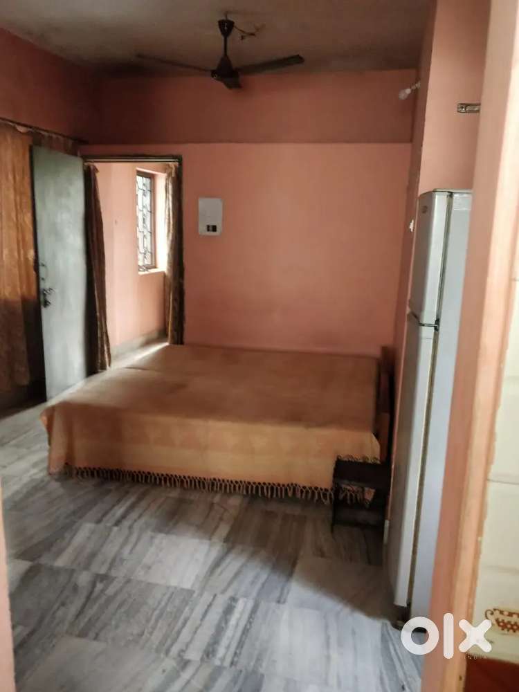 1BHK furnished flat family and bachlor and couple Allowed