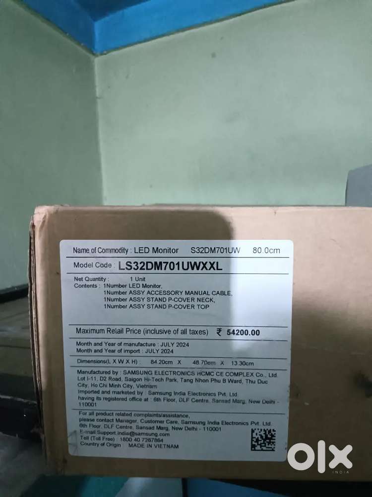 Samsung 4k monitor white 6 months use full condition