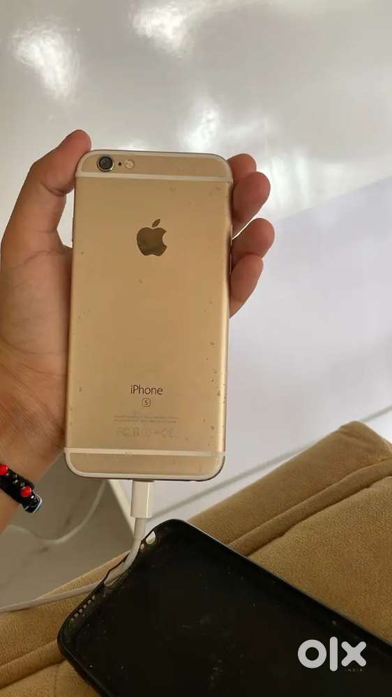 Golden colour Iphone 6S  ,  64 GB