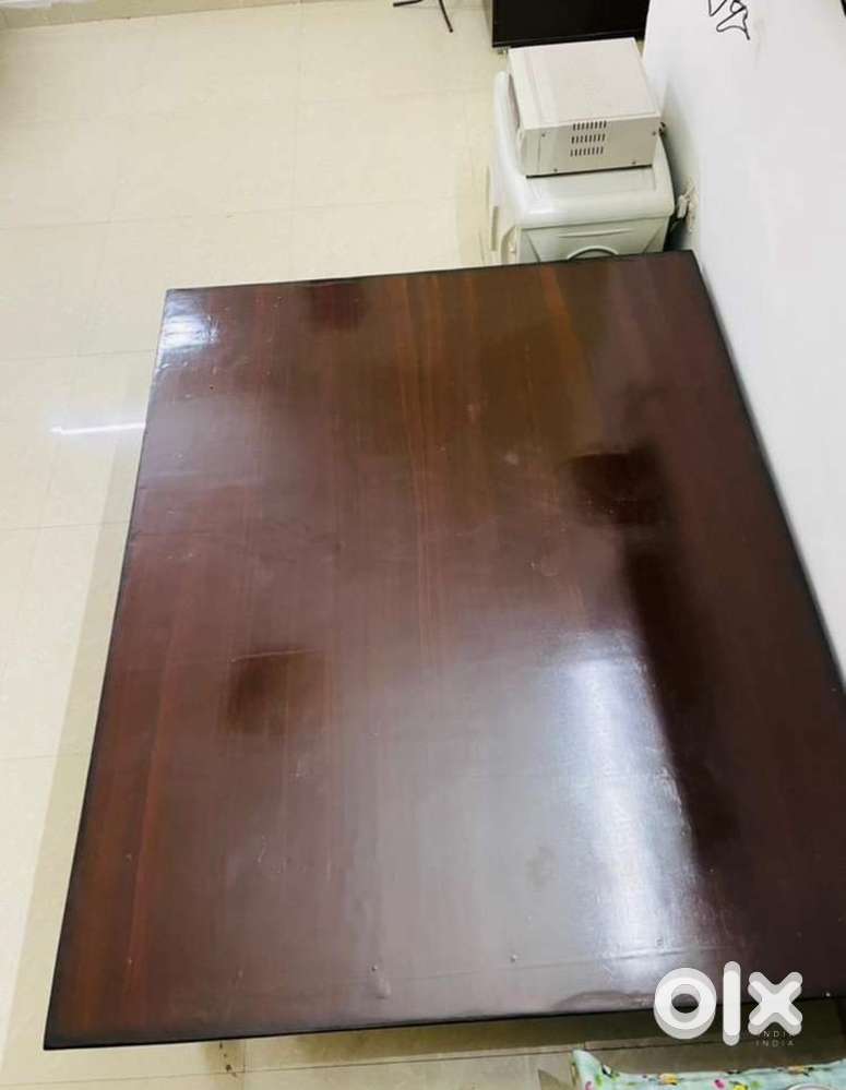 Polished Low Wooden Bed / Daybed / Takhat– Excellent Condition