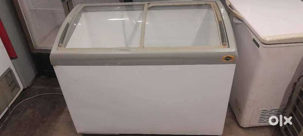 2year old Western ice-cream freezer 325litre good running condition