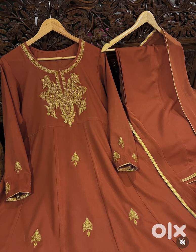 LADIES TAILOR