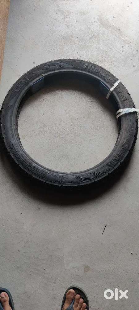 Splendor Plus CEAT Tire