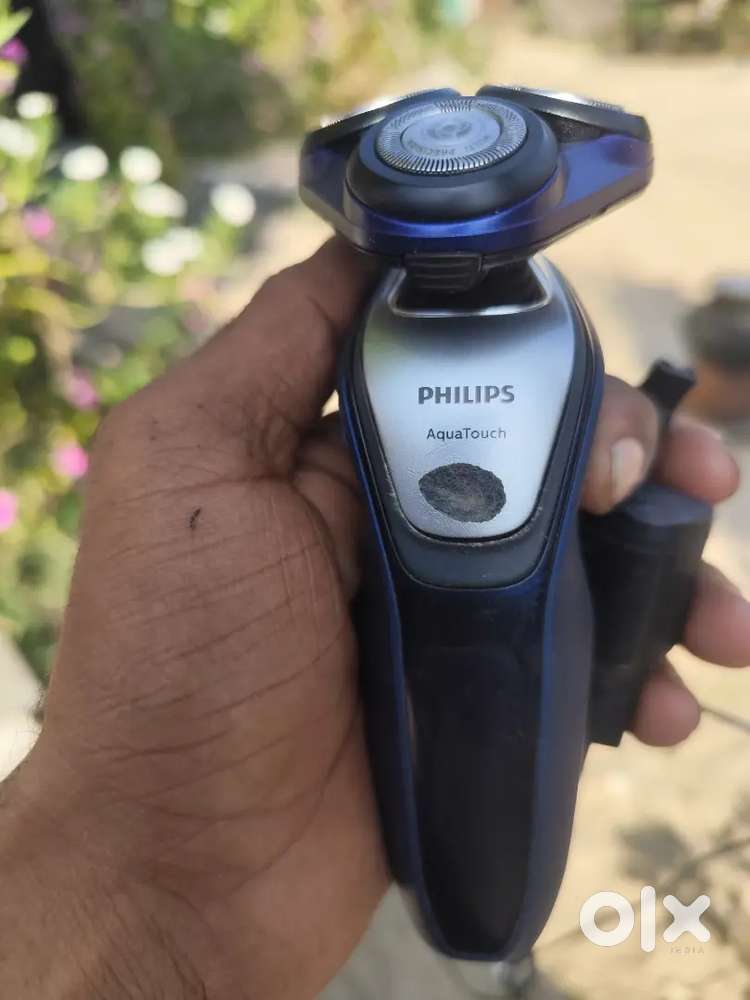 Philips AquaTouch electric shaver. 
