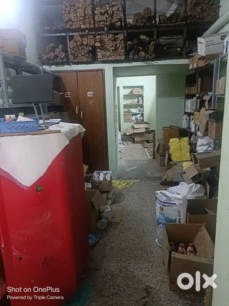 Paint shop for Rent