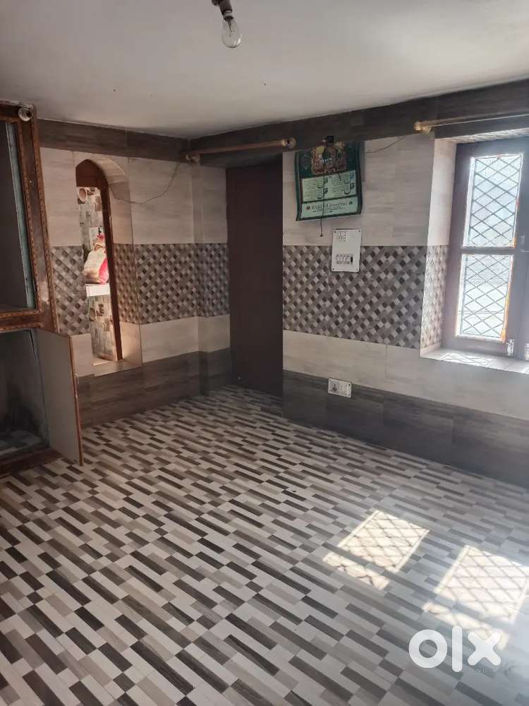 One kitchen and one room on rent ..dm only intrested