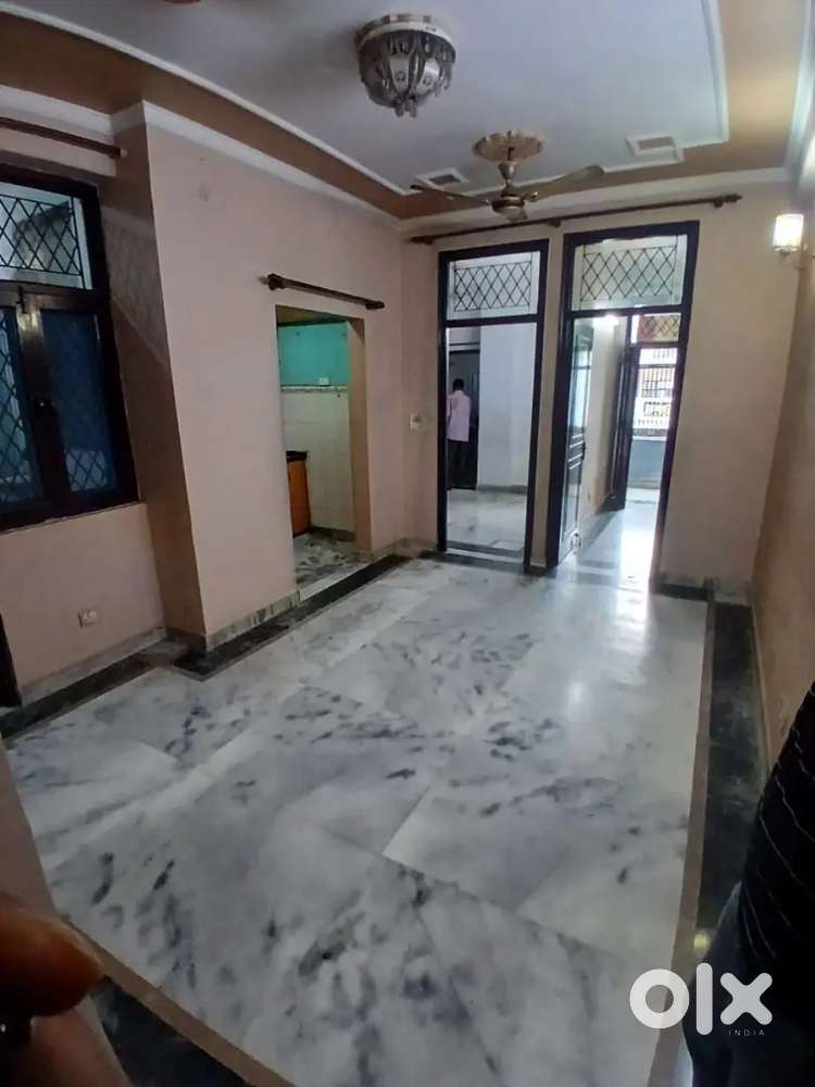 2 bhk niti Khand-1 near Swarn Jayanti Park