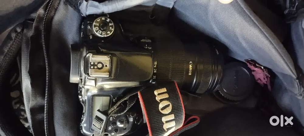 CANON 70D CAMERA SELLING 2 LENCE 18-55   105MM