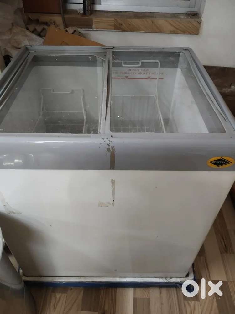 Ice cream fridge full load