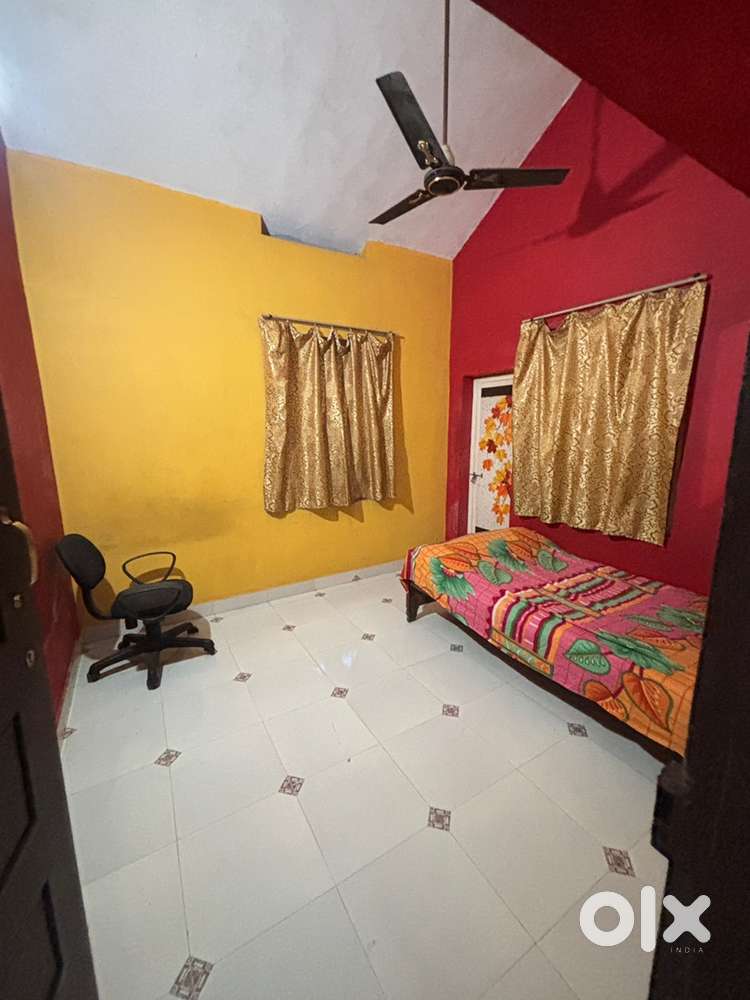 1bhk ( 1 bath attached bedroom, common kitchen , common dining room )