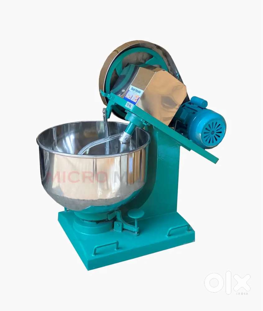 Dough kneader or atta mixing machine