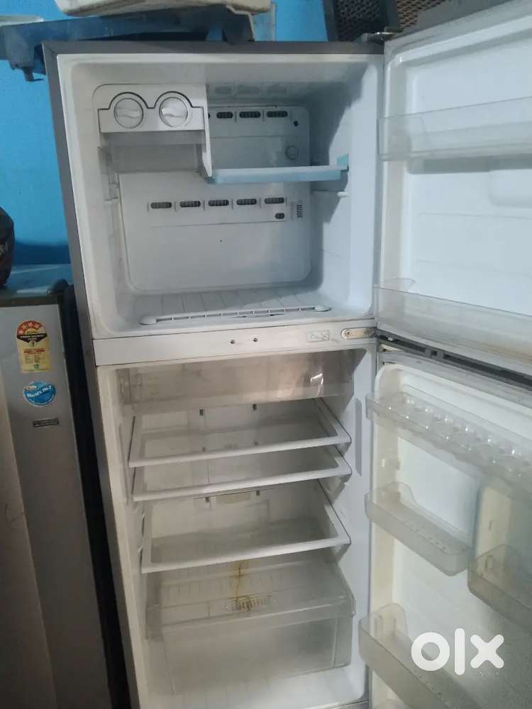 Freeze, washing machine, tv and dish servic
