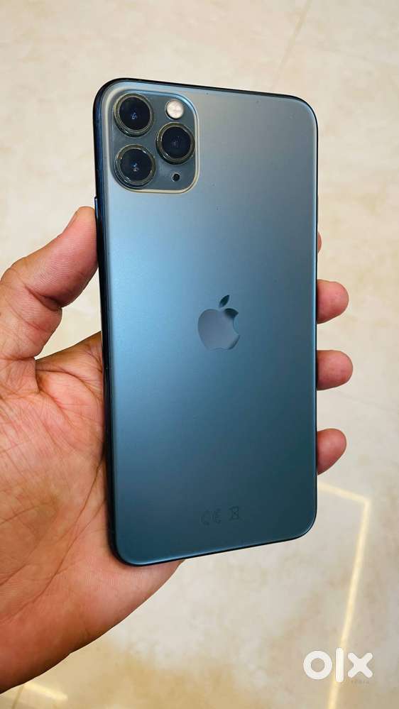 iphoe 11 pro max 64 gb in excellent condition