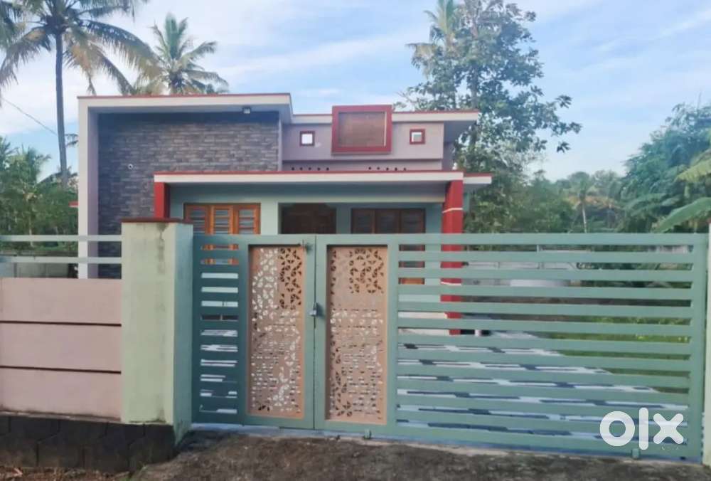 PARAVOOR 10 CENT, 1100 SQFT, 3BHK