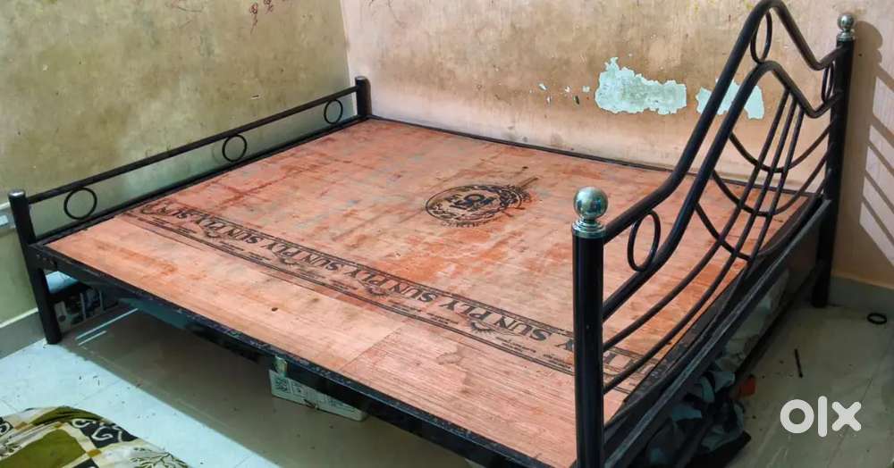 Double size bed