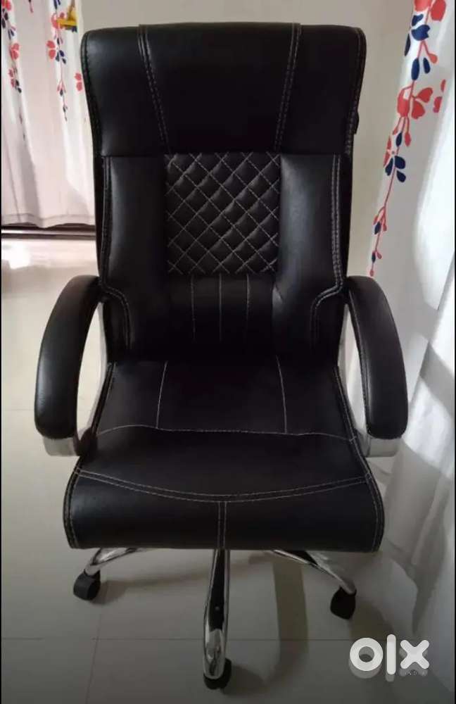 OFFICE CUSHION CHAIR