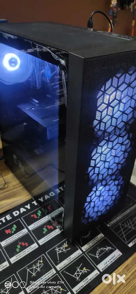 DAY OLD BRAND NEW I5 8TH GEN WITH 5060 RTX GPU