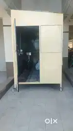 Food container